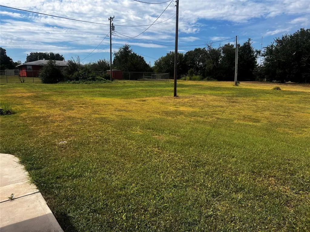 Photo 33 — 519 N Martin Luther King Avenue, Coyle, OK 73027