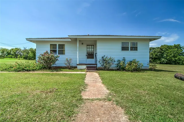 Photo 3 — 519 N Martin Luther King Avenue, Coyle, OK 73027