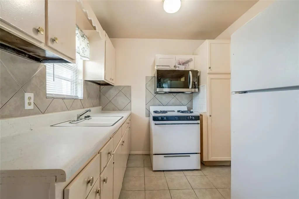 Photo 11 — 519 N Martin Luther King Avenue, Coyle, OK 73027
