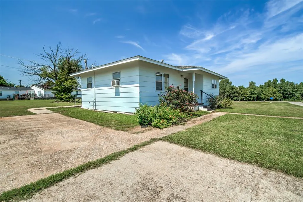 Photo 31 — 519 N Martin Luther King Avenue, Coyle, OK 73027