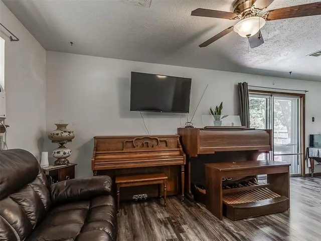 Photo 7 — 709 N Tompkins Drive, Oklahoma City, OK 73127