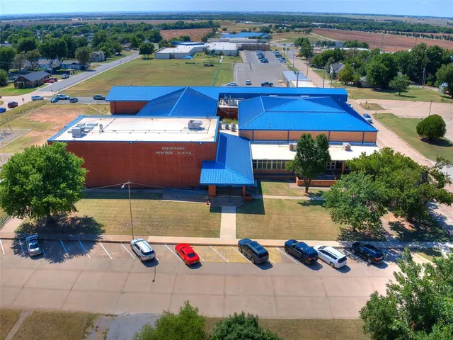 Photo 6 — 615 S 9th Street, Kingfisher, OK 73750
