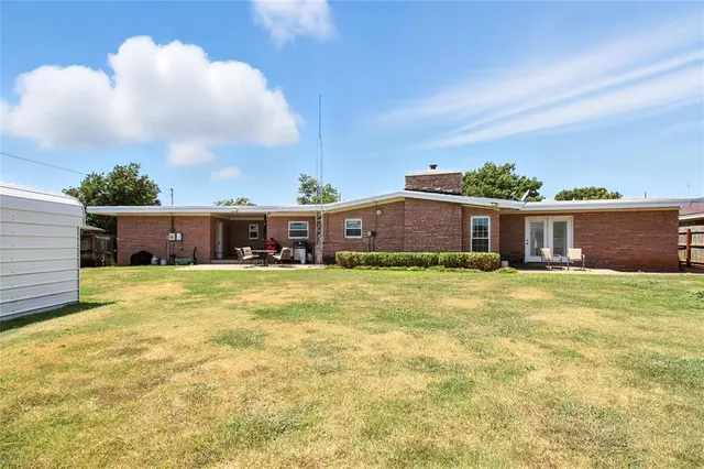Photo 5 — 116 Gaynelle Lane, Hobart, OK 73651
