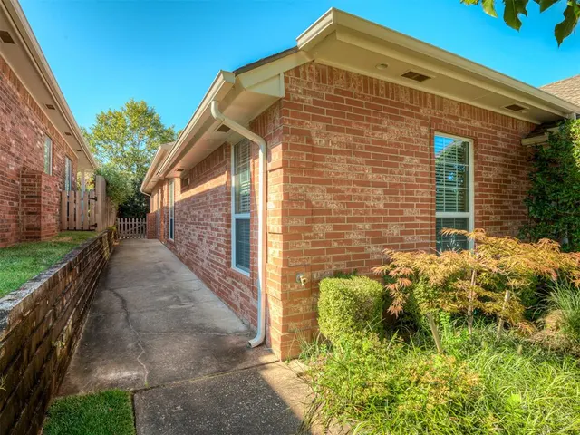 Photo 3 — 509 S Santa Fe Avenue 163, Edmond, OK 73003