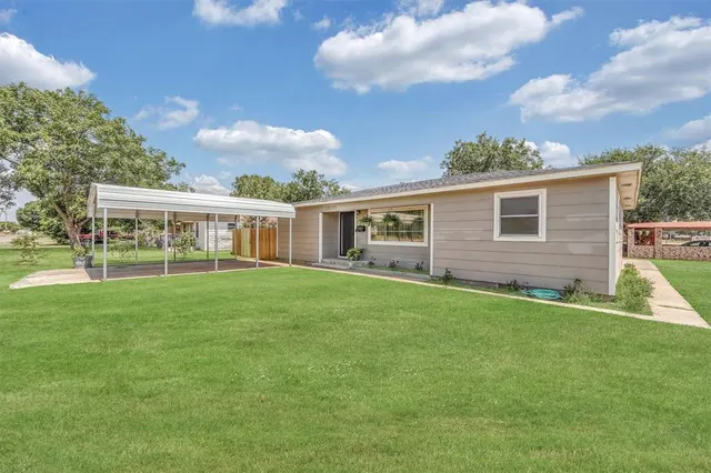 Photo 3 — 1600 N Pennsylvania Avenue, Mangum, OK 73554