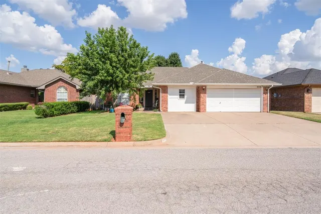 Photo 3 — 3716 Windrun Place, Oklahoma City, OK 73179