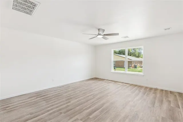 Photo 5 — 8787 Saint George Way, Midwest City, OK 73110
