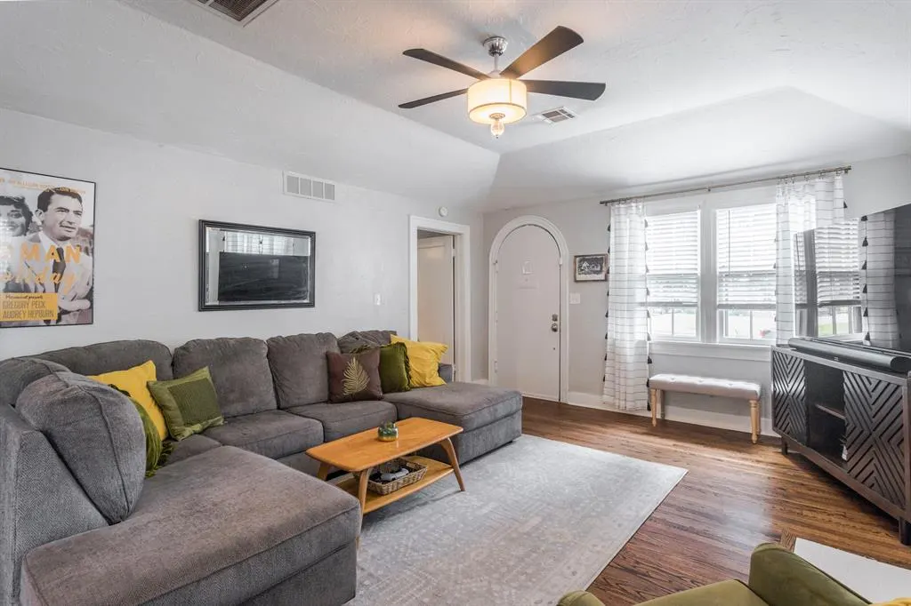 Photo 5 — 2241 NW 22nd Street, Oklahoma City, OK 73107