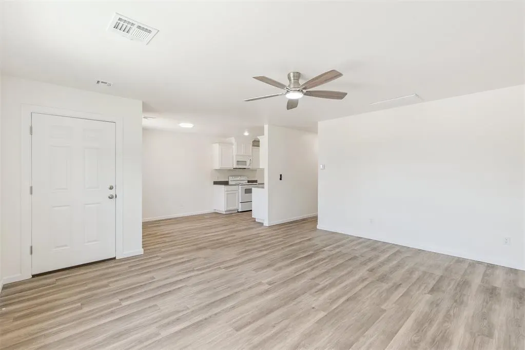Photo 7 — 8791 Saint George Way, Midwest City, OK 73110