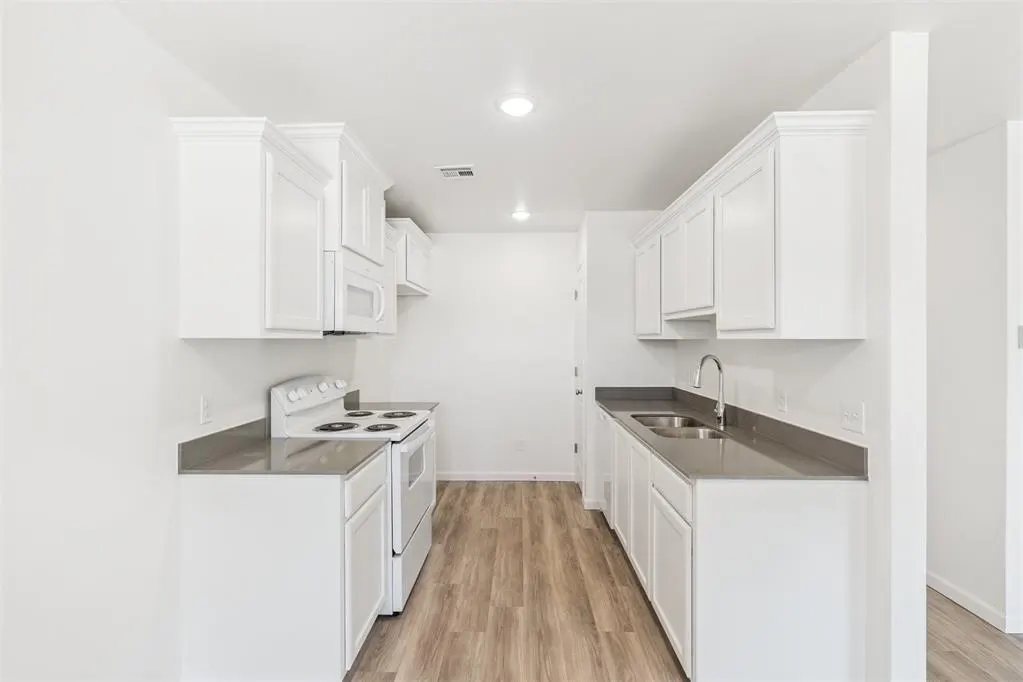 Photo 11 — 8791 Saint George Way, Midwest City, OK 73110