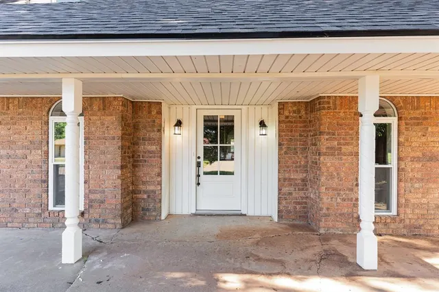 Photo 5 — 1041 SW 97th Street, Oklahoma City, OK 73139