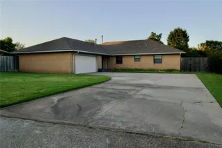 Sold home at 1405 Lincolnshire Road