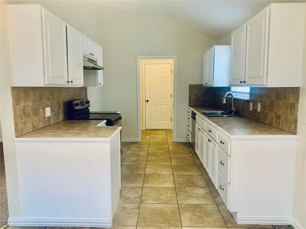 Photo 12 — 1216 N 4th Street, Noble, OK 73068