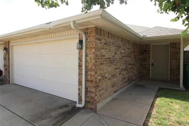 Photo 3 — 4616 SE 77th Street, Oklahoma City, OK 73135