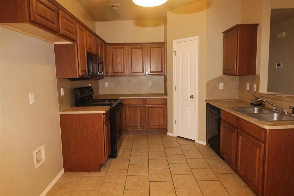 Photo 6 — 4616 SE 77th Street, Oklahoma City, OK 73135