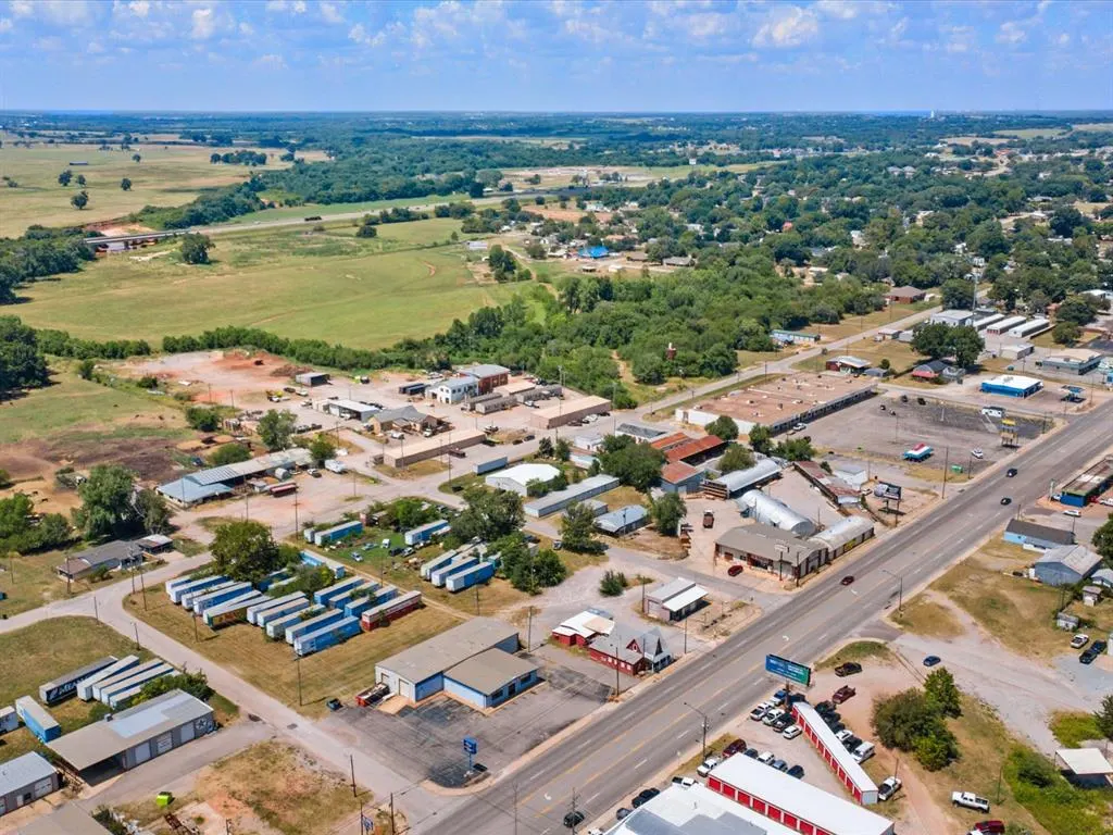 Photo 4 — 801 S Green Avenue, Purcell, OK 73080