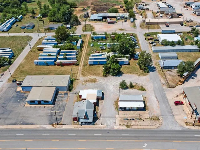 Photo 2 — 805 S Green Avenue, Purcell, OK 73080