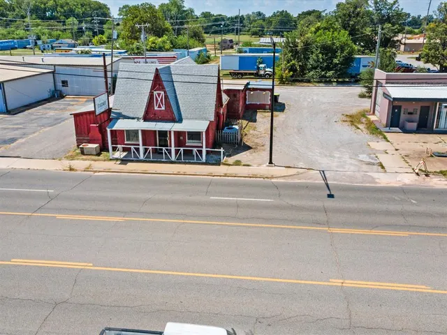 Photo 7 — 805 S Green Avenue, Purcell, OK 73080