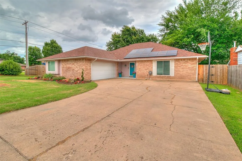 Front exterior — 100 Three Oaks Drive, Midwest City, OK 73130