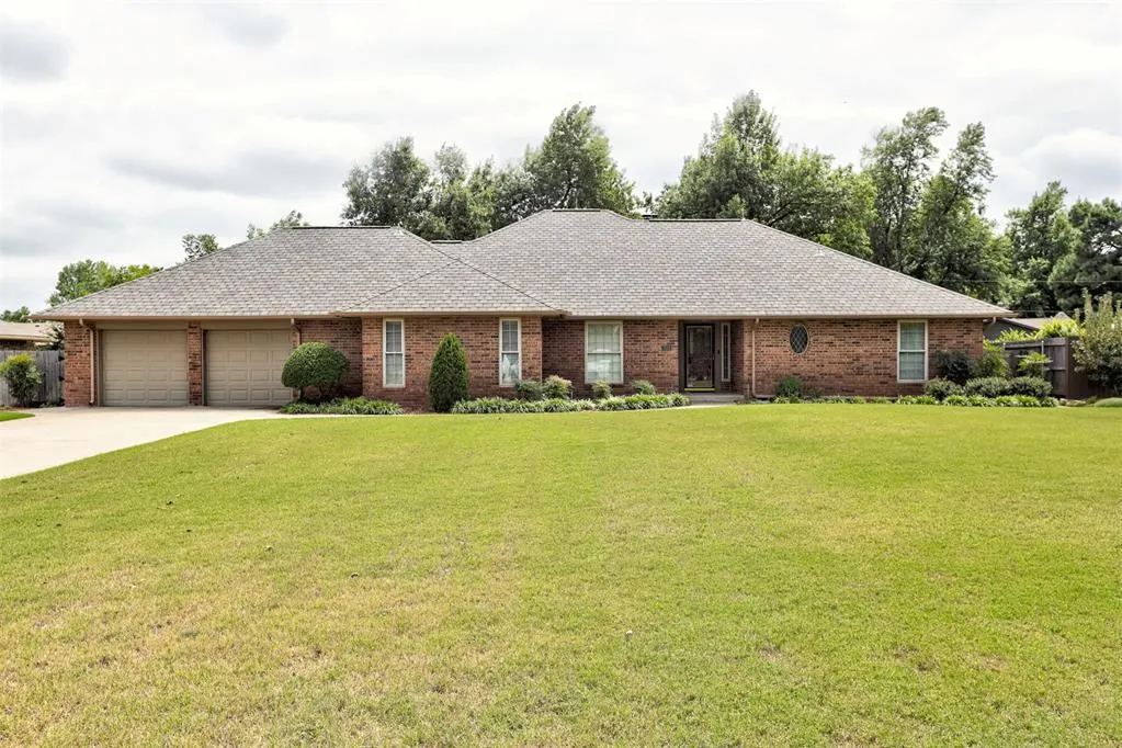 Front exterior — 7112 NW 32nd Street, Bethany, OK 73008