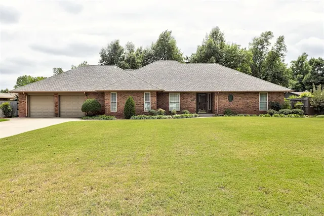 Front exterior — 7112 NW 32nd Street, Bethany, OK 73008
