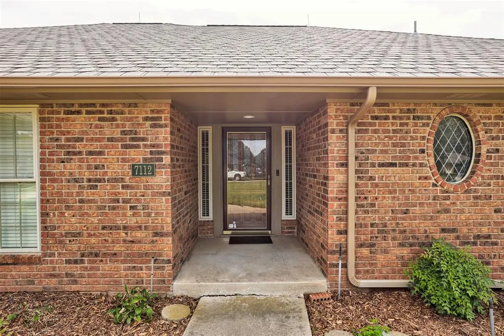 Photo 4 — 7112 NW 32nd Street, Bethany, OK 73008