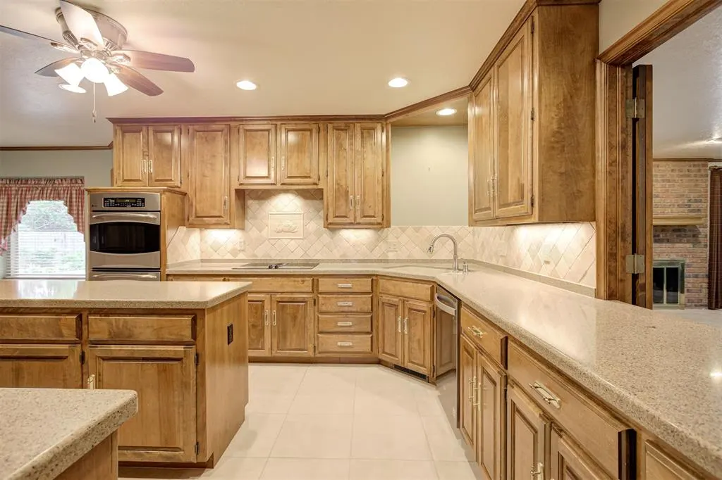 Photo 11 — 7112 NW 32nd Street, Bethany, OK 73008