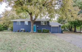 Sold home at 344 Royal Oak Drive