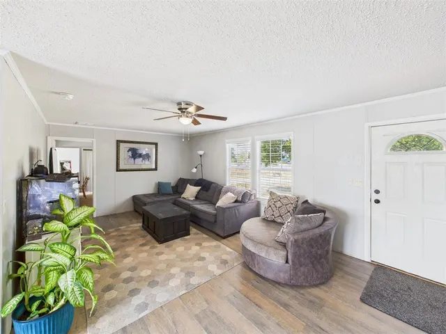 Photo 3 — 1302 SE 144th Avenue, Norman, OK 73026