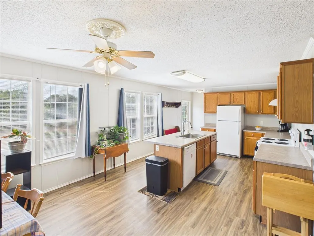 Photo 5 — 1302 SE 144th Avenue, Norman, OK 73026