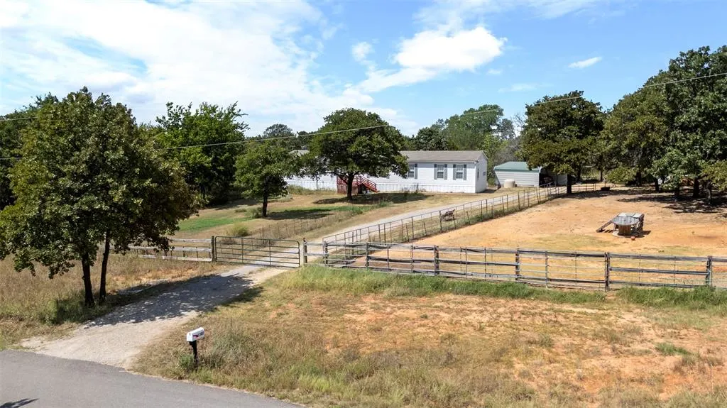 Front exterior — 1302 SE 144th Avenue, Norman, OK 73026