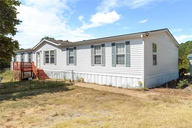 Photo 2 — 1302 SE 144th Avenue, Norman, OK 73026