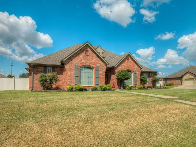Photo 2 — 1514 Pecan Crossing Drive, Shawnee, OK 74804