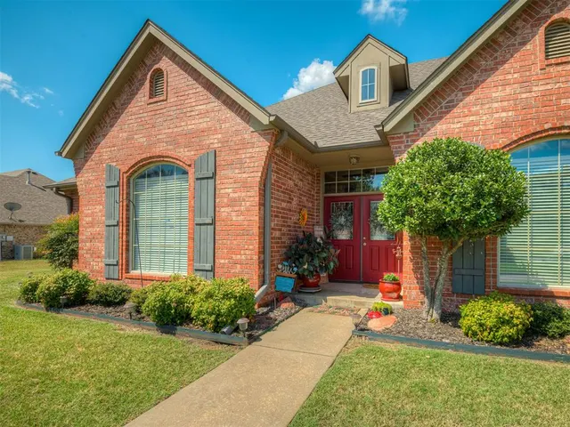 Photo 3 — 1514 Pecan Crossing Drive, Shawnee, OK 74804