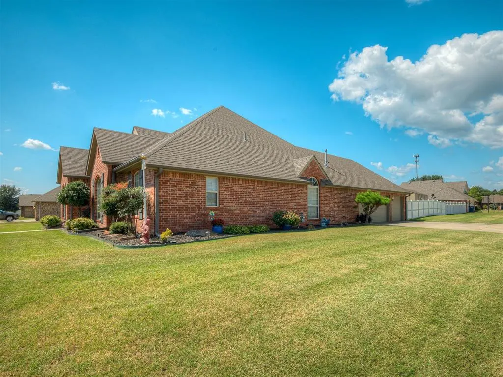 Photo 4 — 1514 Pecan Crossing Drive, Shawnee, OK 74804
