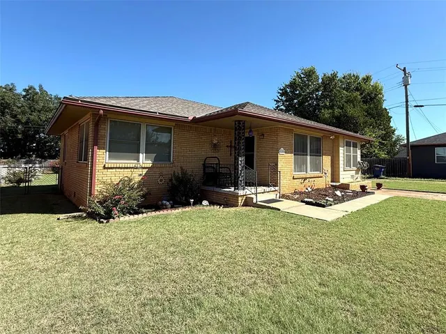 Photo 4 — 602 W OKLAHOMA Avenue, Kingfisher, OK 73750