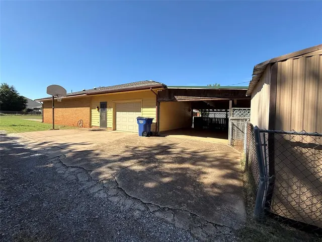 Photo 6 — 602 W OKLAHOMA Avenue, Kingfisher, OK 73750