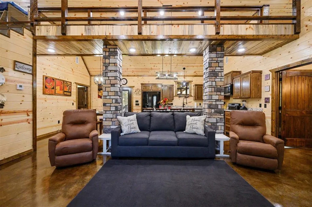 Photo 8 — 217 Cedar Hills Trail, Broken Bow, OK 74728