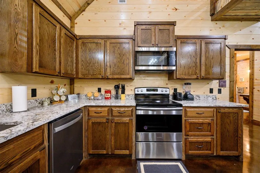 Photo 9 — 217 Cedar Hills Trail, Broken Bow, OK 74728