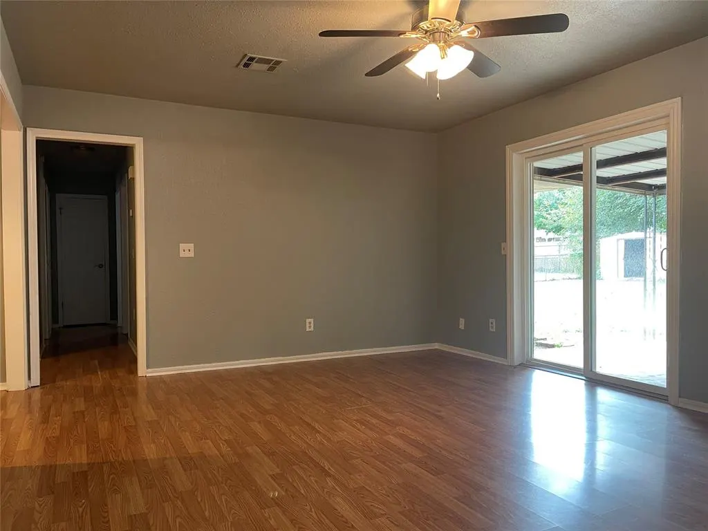Photo 9 — 435 Crooked Oak Drive, Harrah, OK 73045