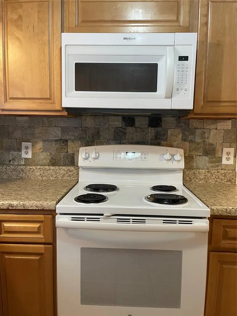 Photo 13 — 435 Crooked Oak Drive, Harrah, OK 73045