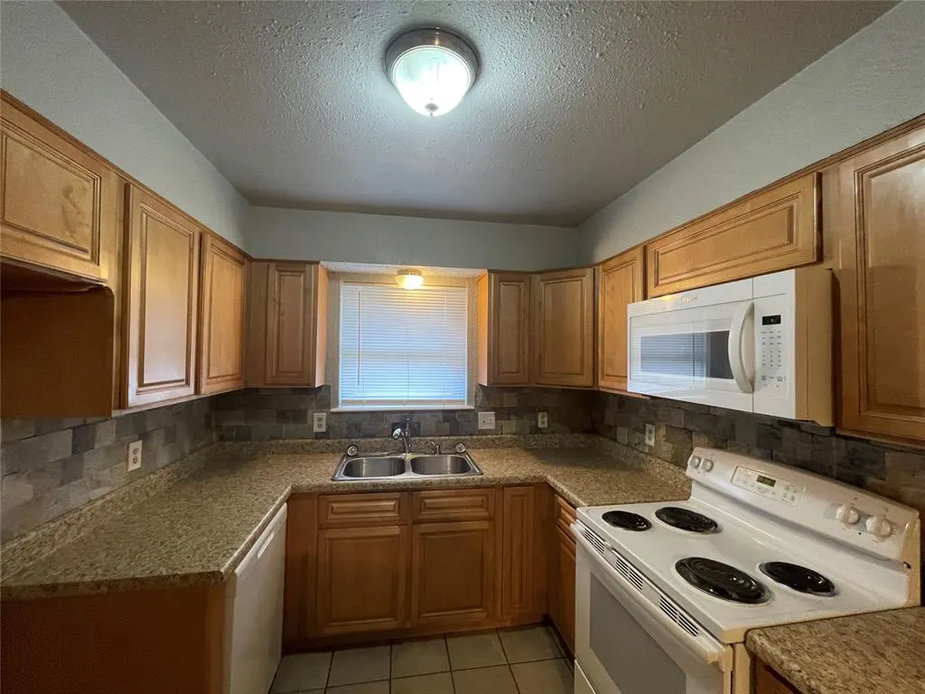 Photo 14 — 435 Crooked Oak Drive, Harrah, OK 73045