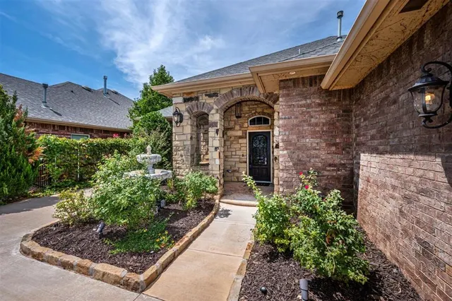 Photo 3 — 12813 Jasmine Lane, Oklahoma City, OK 73142