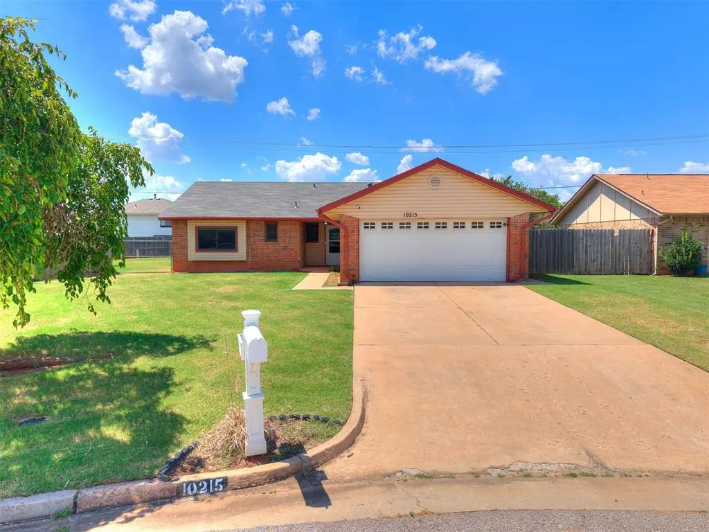 Photo 2 — 10215 Hillcrest Drive, Oklahoma City, OK 73159