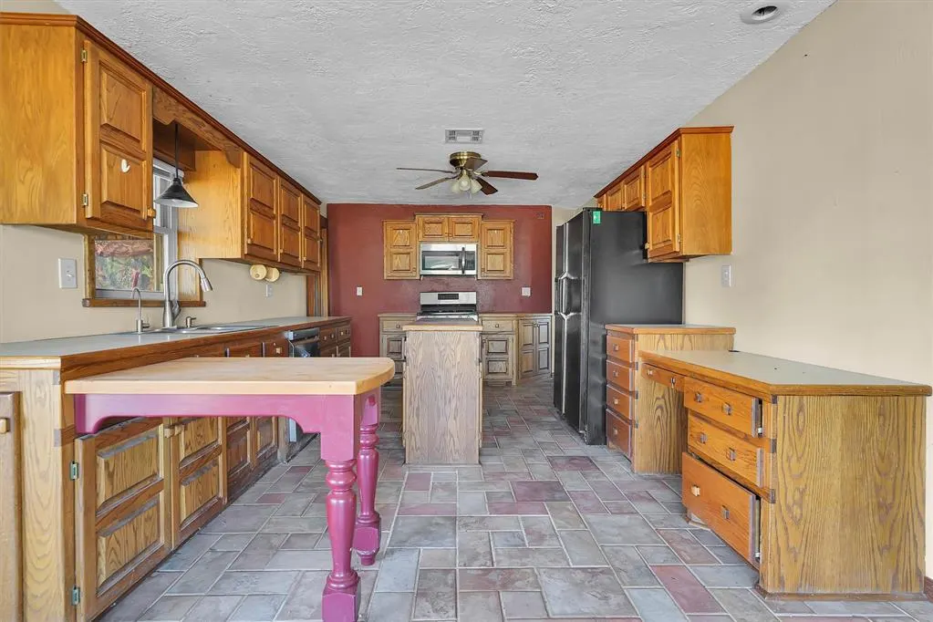 Photo 14 — 1816 S Highway 66, Sayre, OK 73662