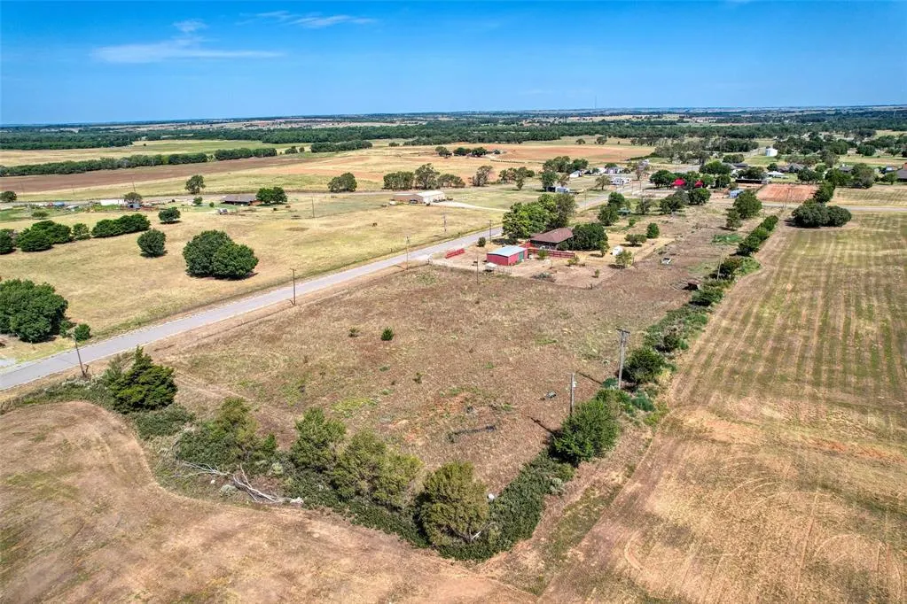 Photo 42 — 1816 S Highway 66, Sayre, OK 73662