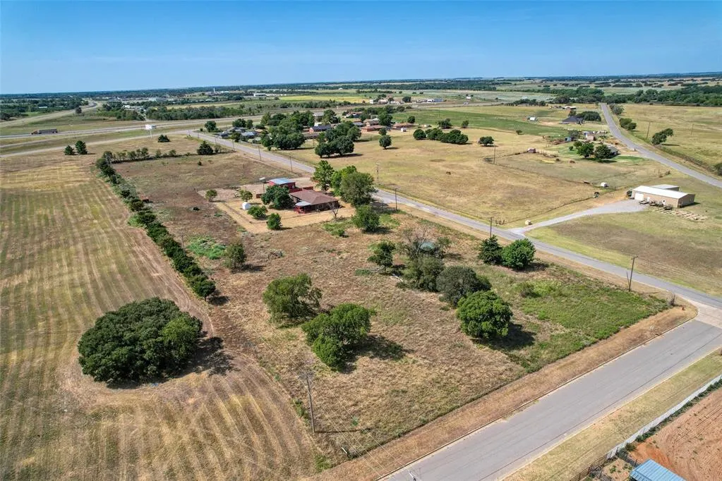 Photo 43 — 1816 S Highway 66, Sayre, OK 73662