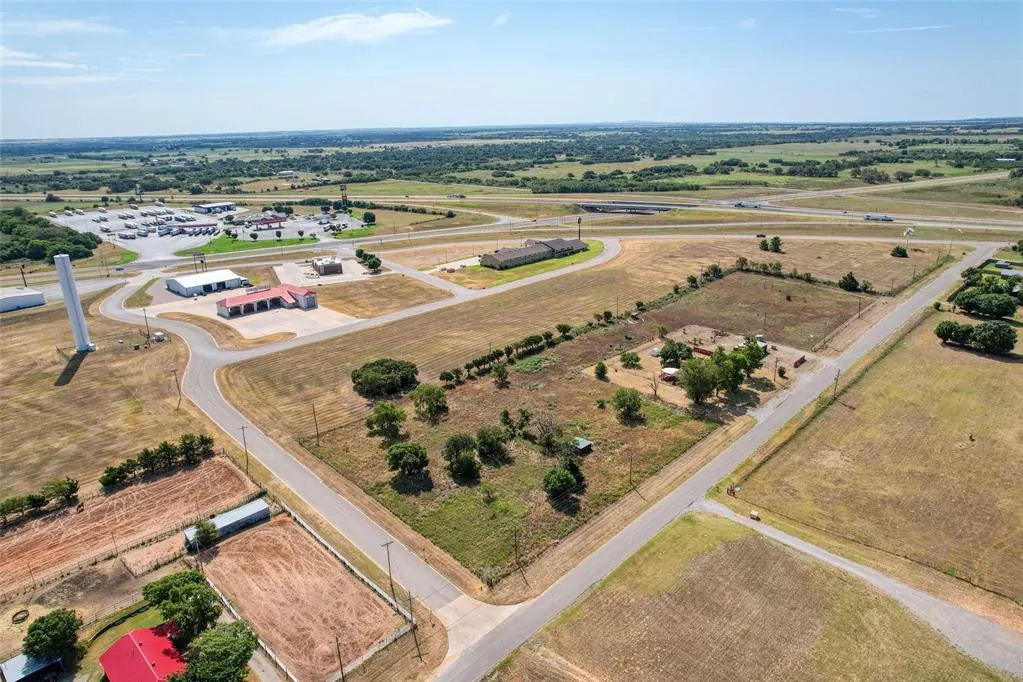 Photo 44 — 1816 S Highway 66, Sayre, OK 73662