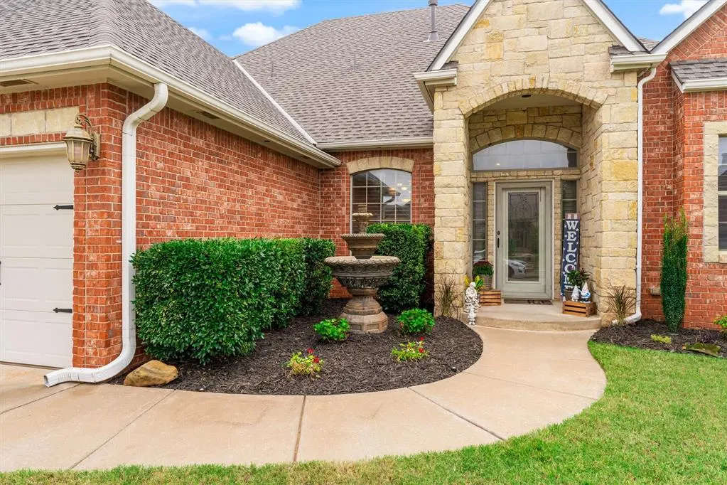 Photo 2 — 5309 NW 118th Circle, Oklahoma City, OK 73162