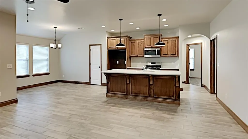 Photo 9 — 7025 Hidden Trail Lane, Warr Acres, OK 73132